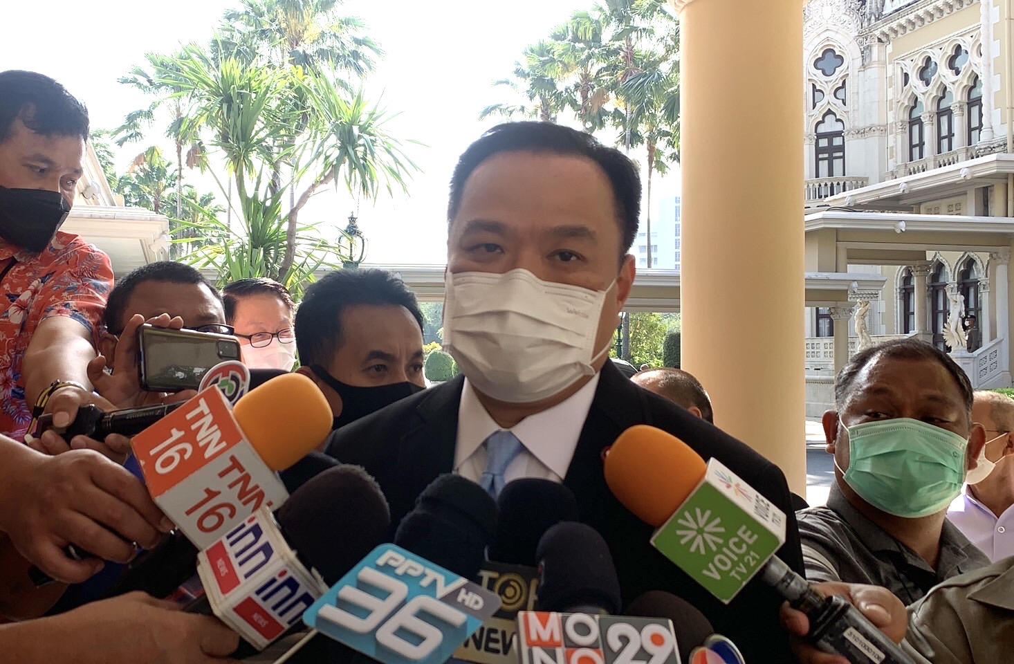 "อนุทิน" เผยดราม่าวันเกิด ส.ส.แกนนำรัฐบาลเป็นเรื่องส่วนตัว ย้ำ"งานเลี้ยงพรรคร่วมฯ" ทำตามมาตรการสธ.เข้ม
