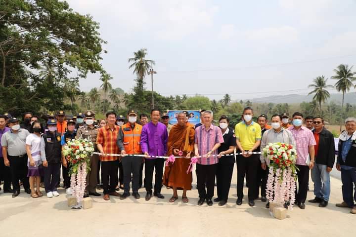 พ่อเมืองตาก เปิดสะพานข้ามลำห้วยแม่ละเมา อ.แม่สอด เพื่อให้ประชาชนในพื้นที่ 2 ตำบล สัญจรอย่างสะดวกและปลอดภัย