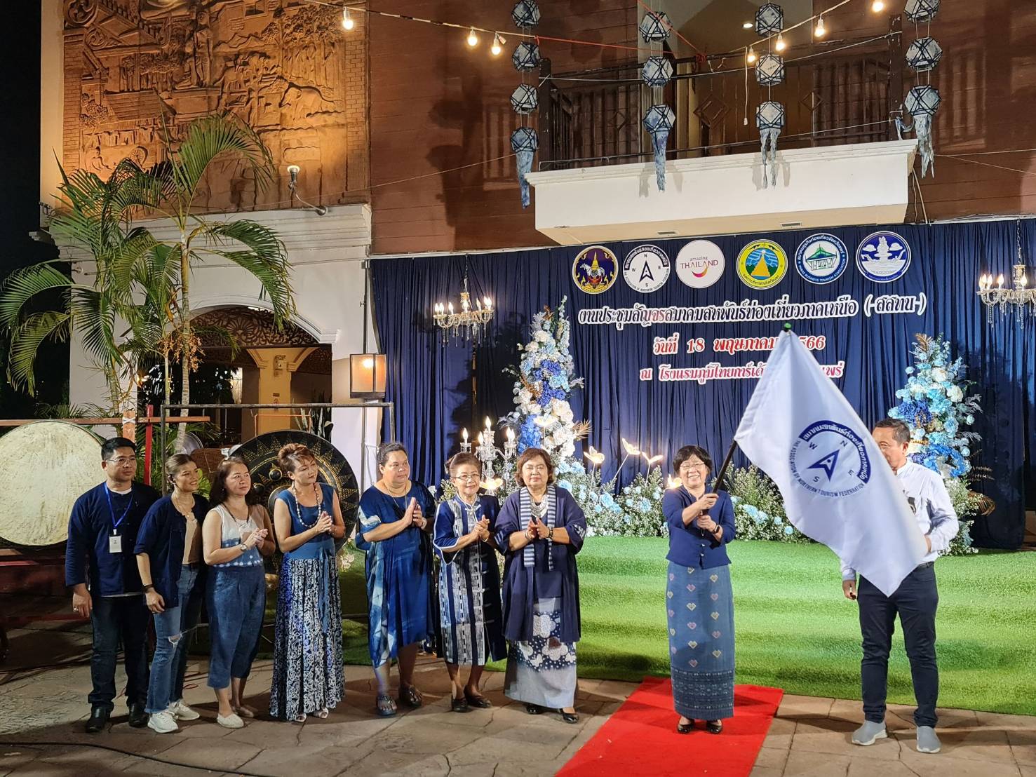 นายกสมาคมสหพันธ์ท่องเที่ยวภาคเหนือนำทัพนักท่องเที่ยวชุดใหญ่บุกแพร่โปรโมทเส้นทาง