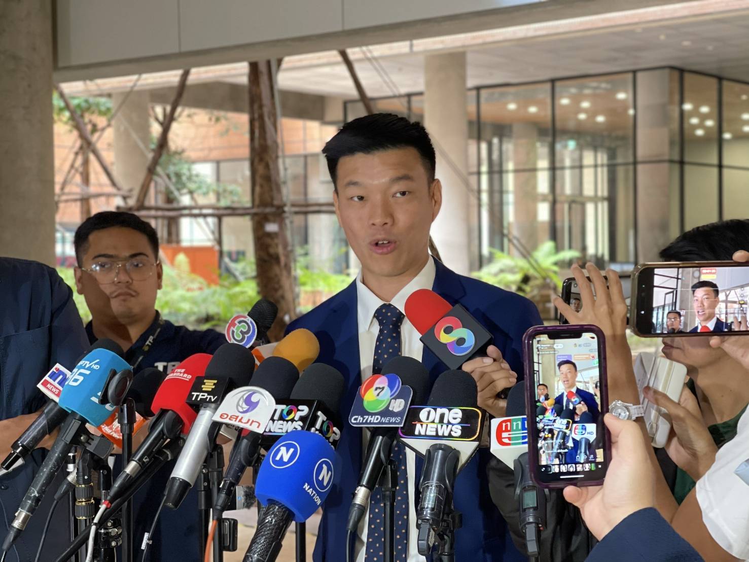“เท้ง” ติงรัฐบาลเจรจาภาษีทรัมป์ช้า แนะแนวทางวิน-วิน เปิดเสรีธนาคาร-โทรคมนาคม 