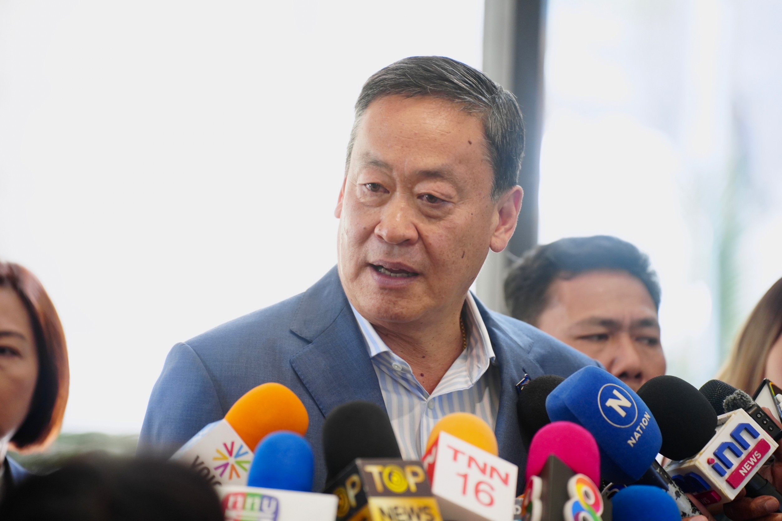 "เศรษฐา" เข้าพรรคร่วมทีมเศรษฐกิจ-รีแบรนด์ "เพื่อไทย" ปัดฟอร์มทีมรัฐบาล เป็นกำลังใจ "พิธา" ตั้งรัฐบาลให้สำเร็จ