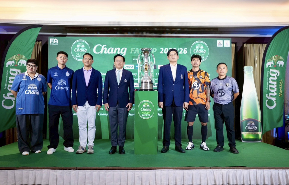 น้ำแร่ตราช้าง ร่วมกับ สมาคมบอลฯ แถลงข่าวฟุตบอล "ช้าง เอฟเอ คัพ" ฤดูกาล 2025/26 รอบชิงฯ "บุรีรัมย์ฯ" ปะทะ "พีที ประจวบฯ