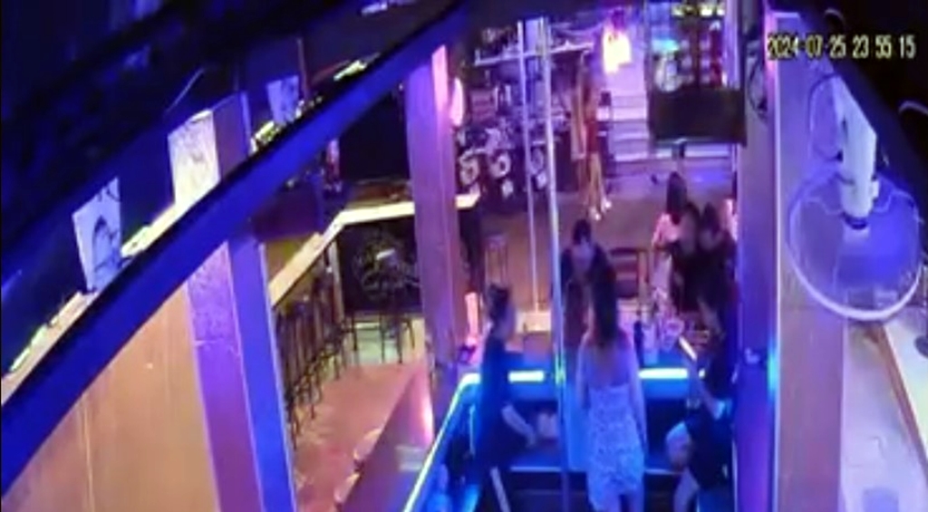 สาวโวยถูกบาร์เบียร์พัทยากักขัง "เจ้าของร้าน" แจงให้ทำงานจ่ายค่ารถคืน