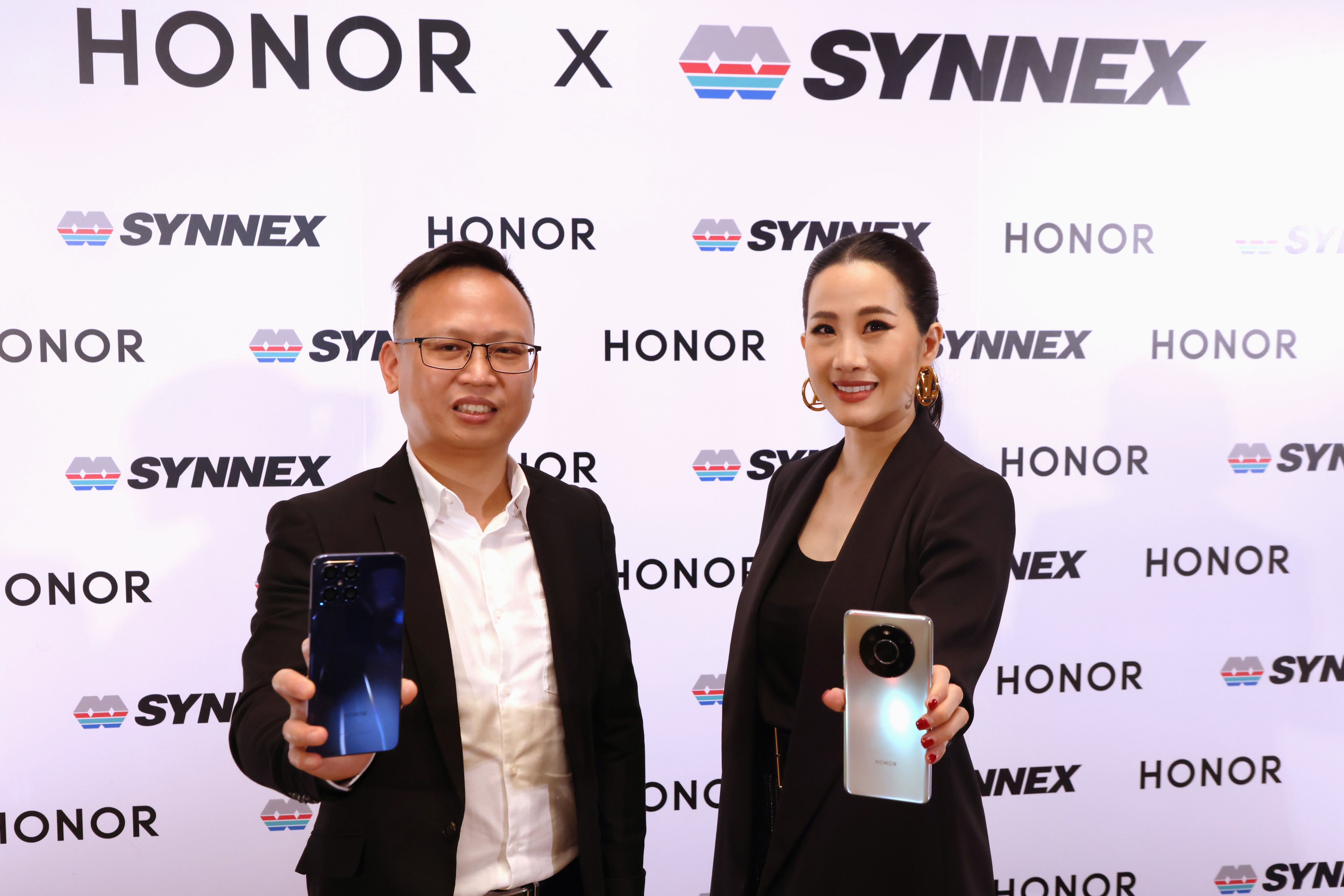 “HONOR” กลับมาโหมโรงด้วยสมาร์ทโฟน HONOR X Series 3 รุ่น สเปคแรง ราคาต่ำหมื่น ครบเครื่องบริการหลังการขาย 