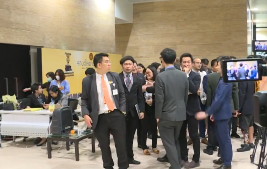 "สส.อดีตพรรคอนาคตใหม่" ปูด "เพื่อไทย" จับมือ "รัฐบาล" ฮั้วอภิปรายไม่ไว้วางใจ  