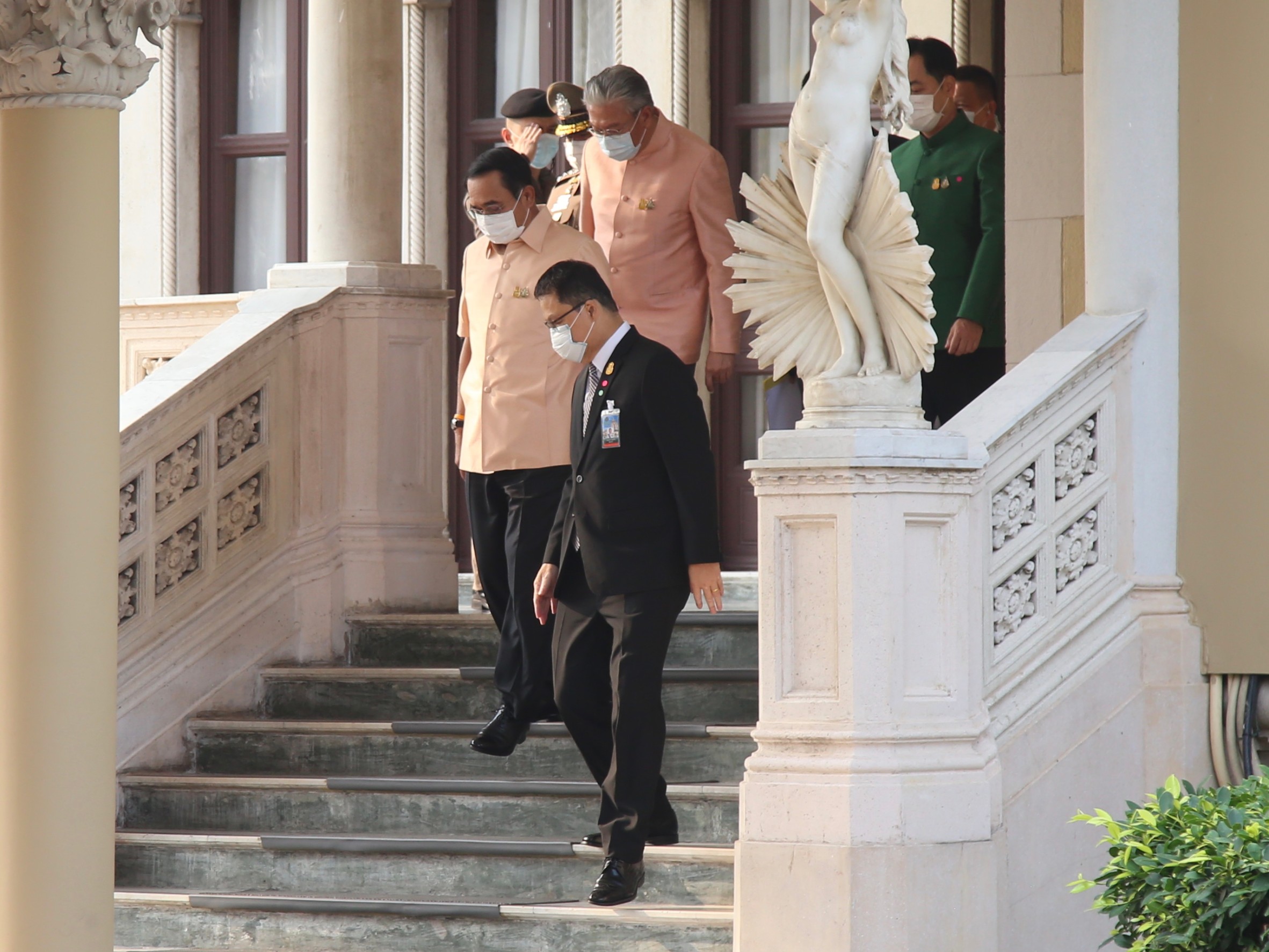 ครม. ถกปมโหวตวาระ3 "นายกฯ" ชี้ เป็นเรื่องของสภาฯสั่ง "สำนักงบฯ" เตรียมเงินทำประชามติ