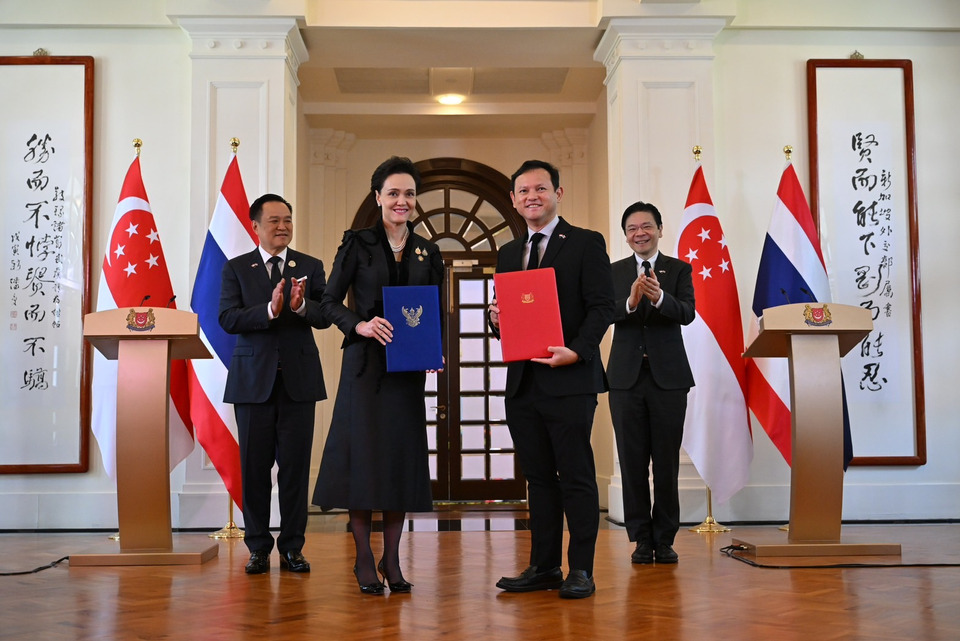"นายกฯ" เข้าร่วมพิธีต้อนรับอย่างเป็นทางการ ขอสิงคโปร์ร่วมมือปราบอาชญากรรมออนไลน์ ก่อนเป็นพยานเซ็นเอ็มโอยู “ค้าข้าว - ดูแลผู้สูงอายุ“
