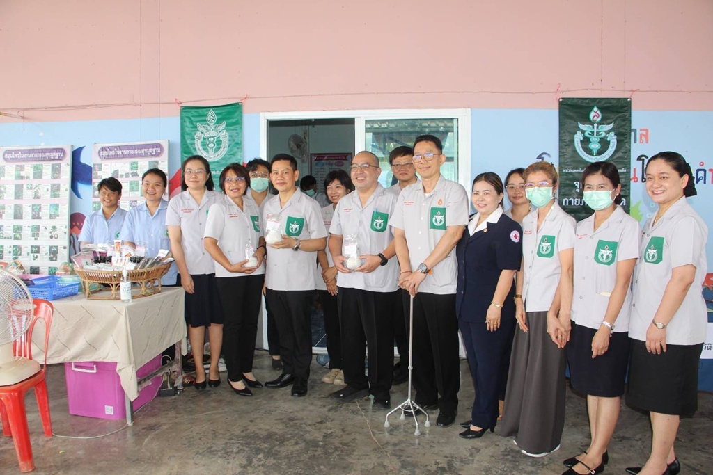 ร้อยเอ็ดจัดกิจกรรมแพทย์เคลื่อนที่ พอ.สว. บำบัดทุกข์ บำรุงสุข สร้างรอยยิ้มให้ประชาชนอำเภอหนองพอก
