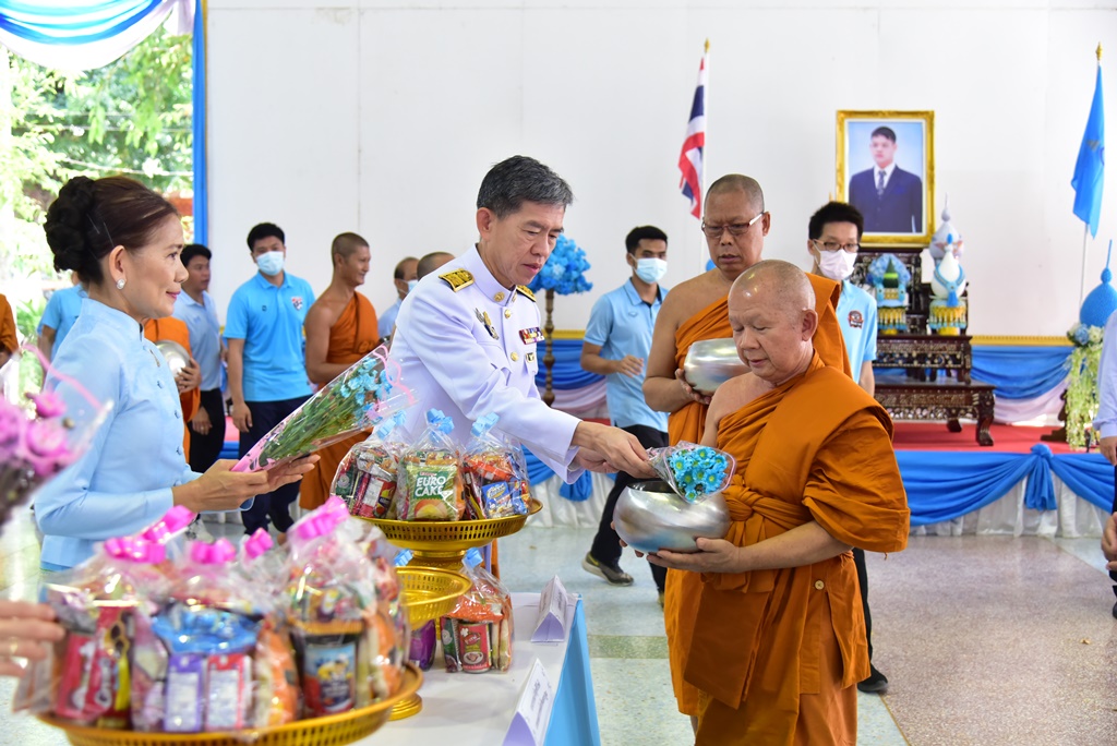 นครปฐมจัดพิธีเจริญพระพุทธมนต์และพิธีทำบุญตักบาตร เฉลิมพระเกียรติ "เจ้าฟ้าทีปังกรรัศมีโชติ" 