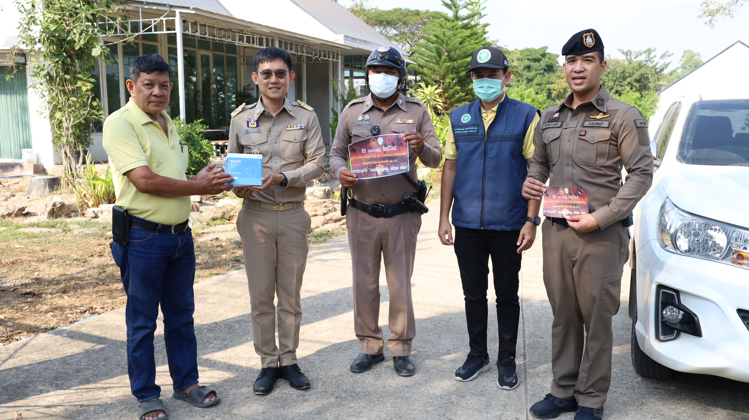 นายอำเภอสัตหีบนำทุกหน่วยรณรงค์ป้องกันมลพิษทางอากาศ เอาจริงพบใครเผาป่าขยะ จับดำเนินคดี