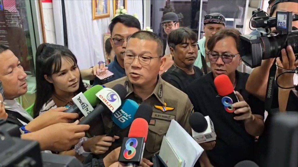 รองผู้การฯนนทบุรี  เผยสอบปากคำพยานแล้ว 16 ราย เหตุกราดยิงโรงเรียนดัง 