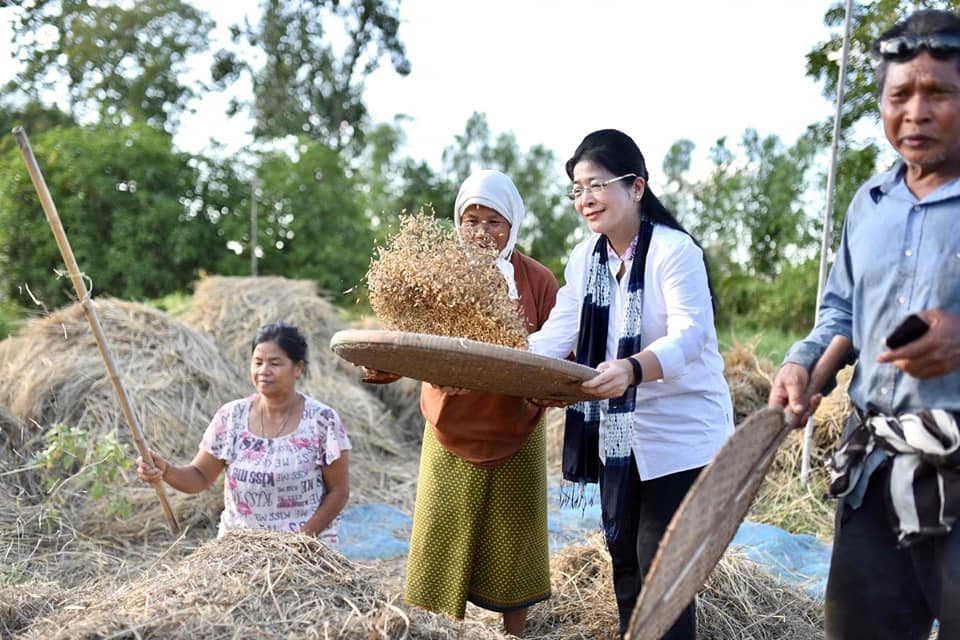 "หญิงหน่อย" จี้รัฐจ่ายเงินประกันราคาข้าว ก่อนชาวนาหมดลมหายใจ