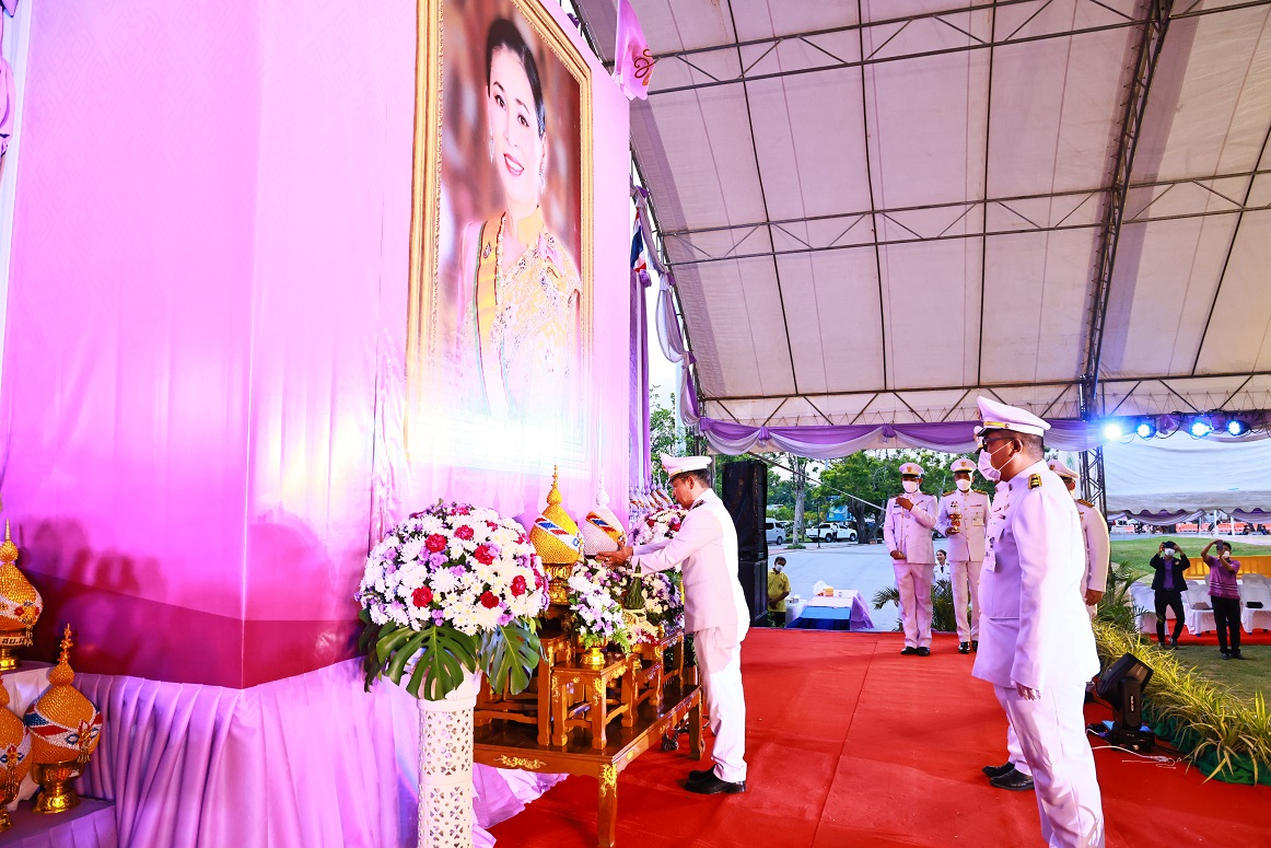 ระยองร่วมจุดเทียนถวายพระพรชัยมงคลเนื่องในโอกาสวันเฉลิมพระชนมพรรษาสมเด็จพระราชินี 