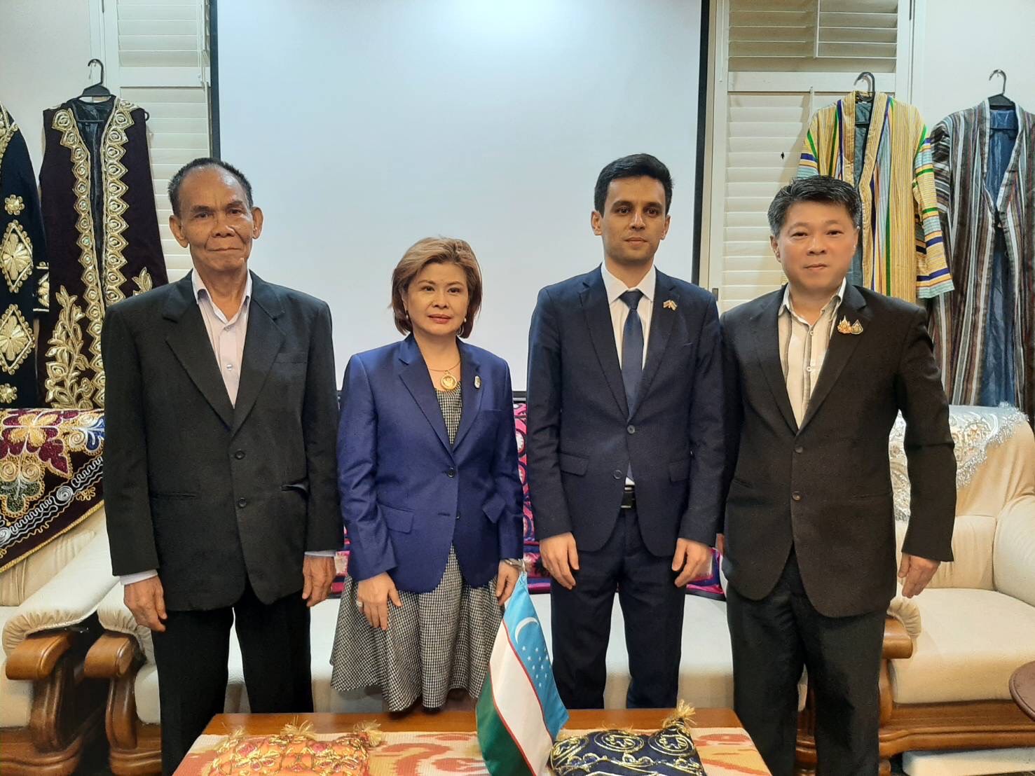 "นายกสมาคมผู้สื่อข่าวไทยจีน" หารือ "กงศุลใหญ่อุซเบกิสถาน"โปรโมทการท่องเที่ยว2ประเทศ