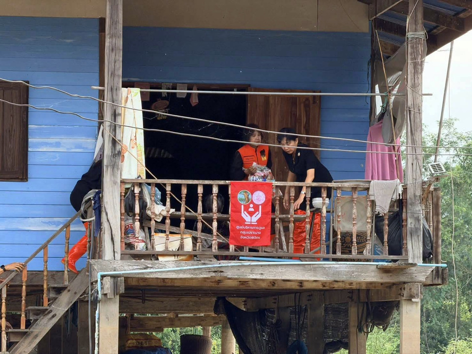 พิจิตรแขวนธงแดงบ้านกลุ่มเปราะบาง เตือนน้ำท่วม ช่วยคนแก่-คนพิการก่อนเกิดเหตุ