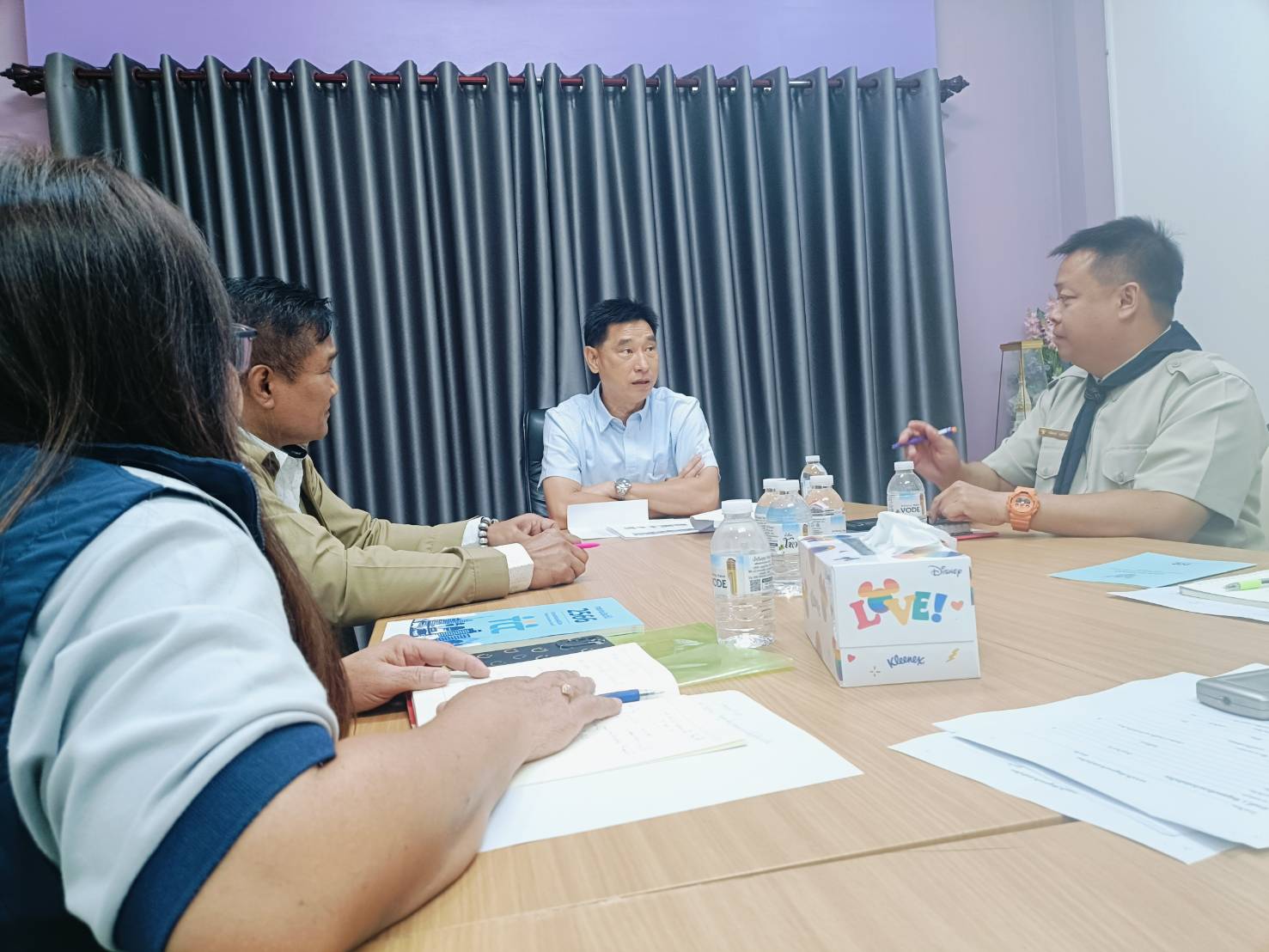 สภาผู้บริโภคร้อยเอ็ดร่วมกับเทศบาลเมืองร้อยเอ็ดนำร่องนโยบายความปลอดภัยรถ รับ-ส่งนักเรียน ในโรงเรียน