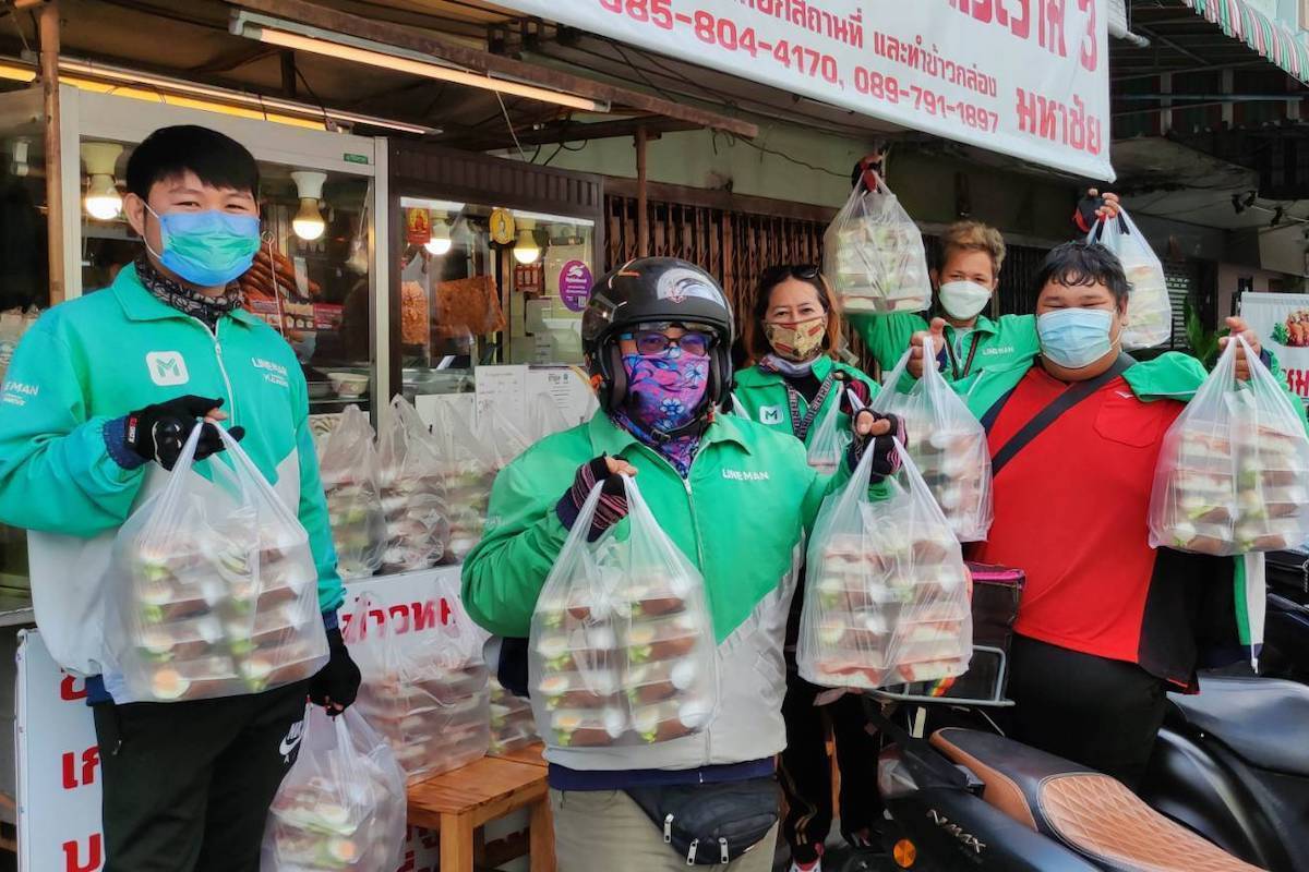 LINE MAN Wongnai อุดหนุนร้านพื้นที่สีแดงเข้ม ส่งต่ออาหารให้ จนท.ด่านหน้าสู้โควิด  