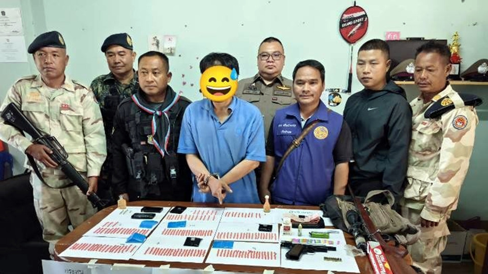 ปราบยาขุนยวม! ปิดล้อมบ้านเป้าหมาย ยึดยาบ้า 1,560 เม็ด เฮโรอีน–อาวุธปืน ส่งดำเนินคดี