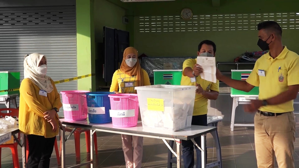 ปิดหีบนับคะแนนเลือกตั้งซ่อม เขต 6 สงขลา คะแนนสูสี 