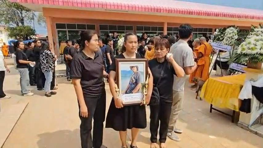 สุดเศร้า! เผาศพไรเดอร์ เหยื่อบีเอ็มชน ครอบครัวรอเก้อ ไร้เงาคู่กรณี 