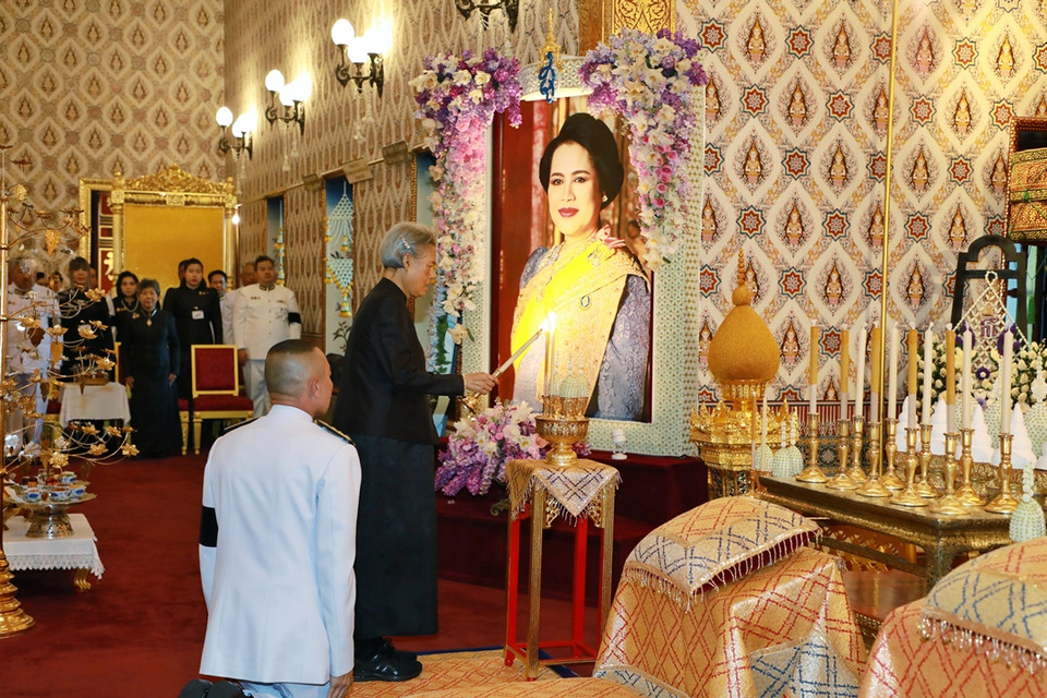 กรมสมเด็จพระเทพฯ ทรงบำเพ็ญพระราชกุศลถวายพระบรมศพ สมเด็จพระพันปีหลวง