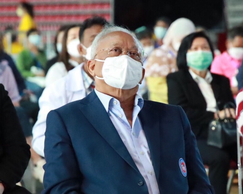 "สุเทพ" มั่นใจรัฐบาลอยู่ครบเทอม เชื่อ "บิ๊กตู่" สามารถแก้ไขปัญหาปท.ได้ ชี้เปลี่ยนม้ากลางศึกคงไม่เหมาะ 