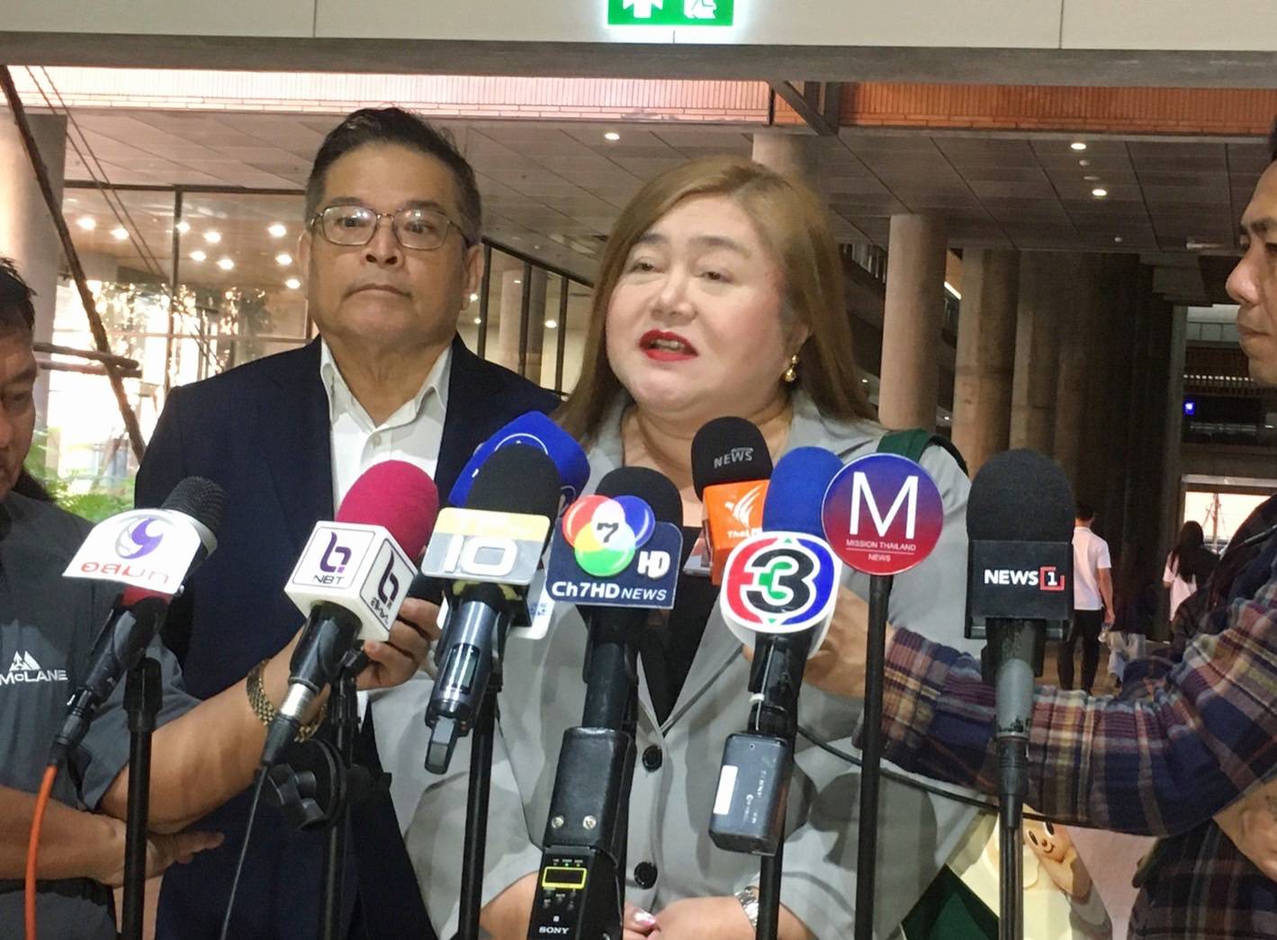 “ครูจวง” โวย “ทปอ.” ไม่เลื่อนสอบ TGAT-TPAT ทั่วประเทศ สร้างความได้เปรียบคนสอบทีหลัง จวกข้อสอบมีปัญหาทุกปี