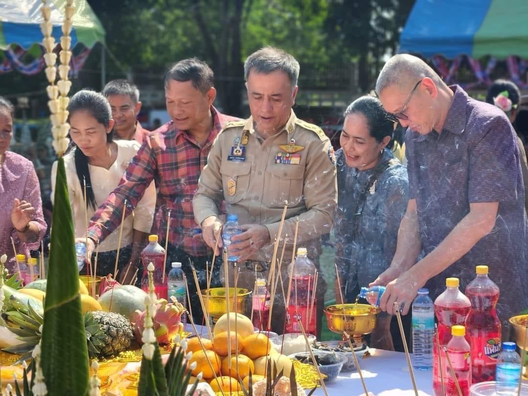 ชาวอำเภอบัวเชดจัดพิธีบวงสรวงปราสาทตามอญสืบสานวัฒนธรรม 3 เชื้อสาย