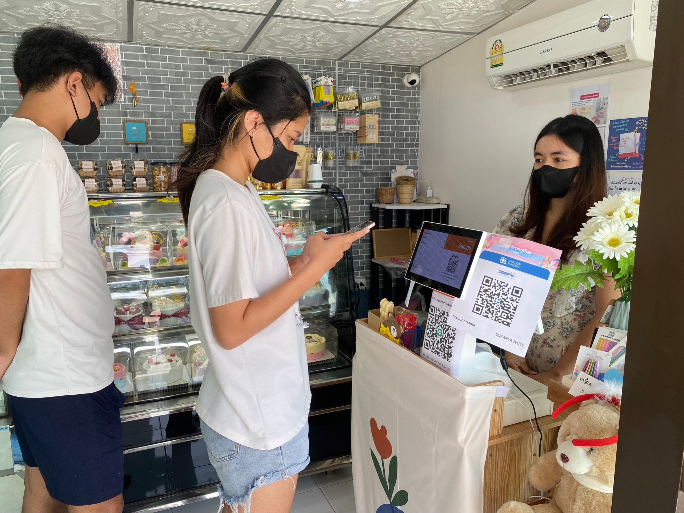 เจ้าของร้านเบเกอรี่ปทุมธานีโพสต์เตือนภัยหลังโดนลูกจ้างสาวยักยอกเงิน 