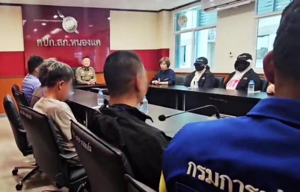 ผู้ปกครองแก๊งฟันน้ำนมทะลุถุง รุมโทรมเด็กหญิงวัย 13 เข้าพบผู้กำกับ