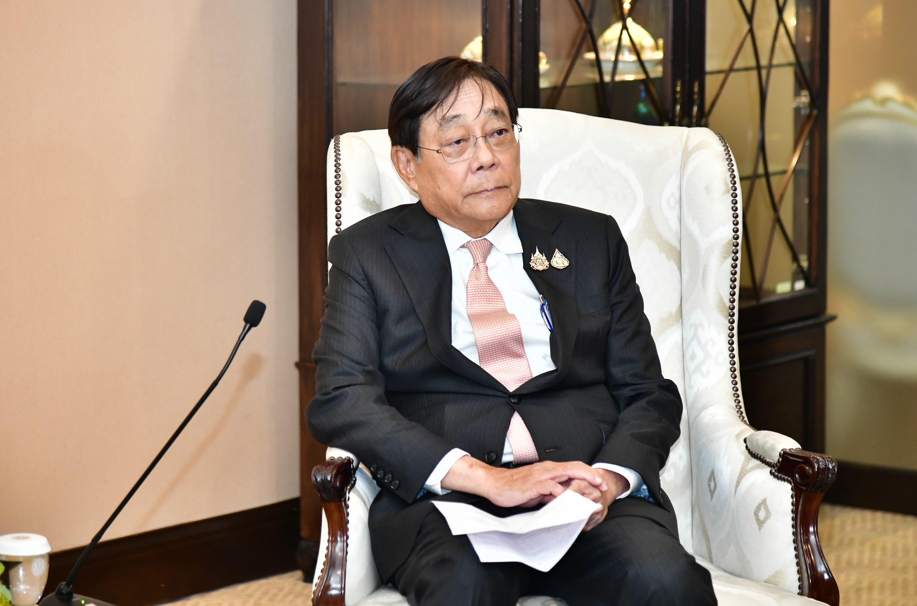“พิชัย” รับข้อเสนอประธานหอการค้าเยียวยา 7 จังหวัดชายแดนไทย - กัมพูชา เร่งแก้ปัญหาแรงงาน เตรียมช่วยเหลือสินค้าเกษตร จัดคาราวานทั่วปท.