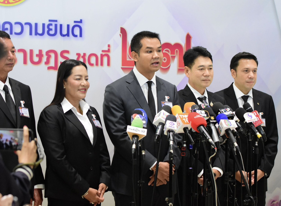 "ชัยชนะ" จี้รัฐบาลเปิดชื่อเรือขนน้ำมัน 2 ลำ ย้ำต้องใช้ในประเทศ ไม่ส่งออก หลังพบปลายทางเรือที่สิงคโปร์