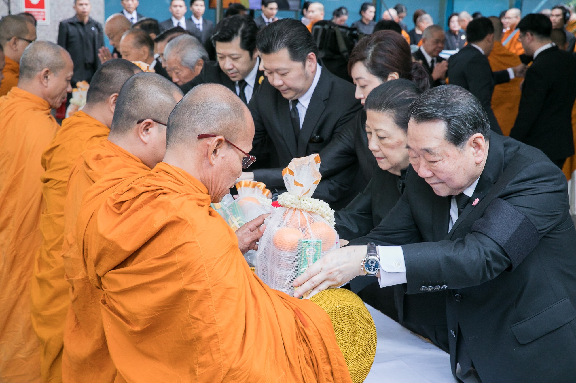 เครือเจริญโภคภัณฑ์ทั่วโลกพร้อมใจจัดพิธีบำเพ็ญกุศลอุทิศถวายร.9