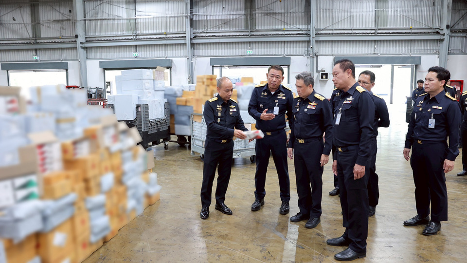 สรรพสามิตลุยปราบสินค้าผิดกฎหมาย ยึดยาสูบต่างประเทศกว่า 122,000 ซอง ประมาณการค่าปรับกว่า 114.94 ล้าน