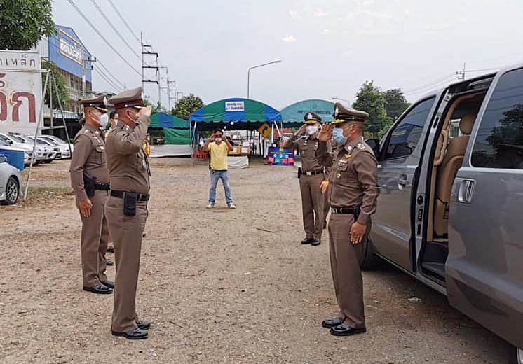 รองผบ.ตร.เยี่ยมจุดตรวจสกัดโควิด-19กาญจนบุรี
