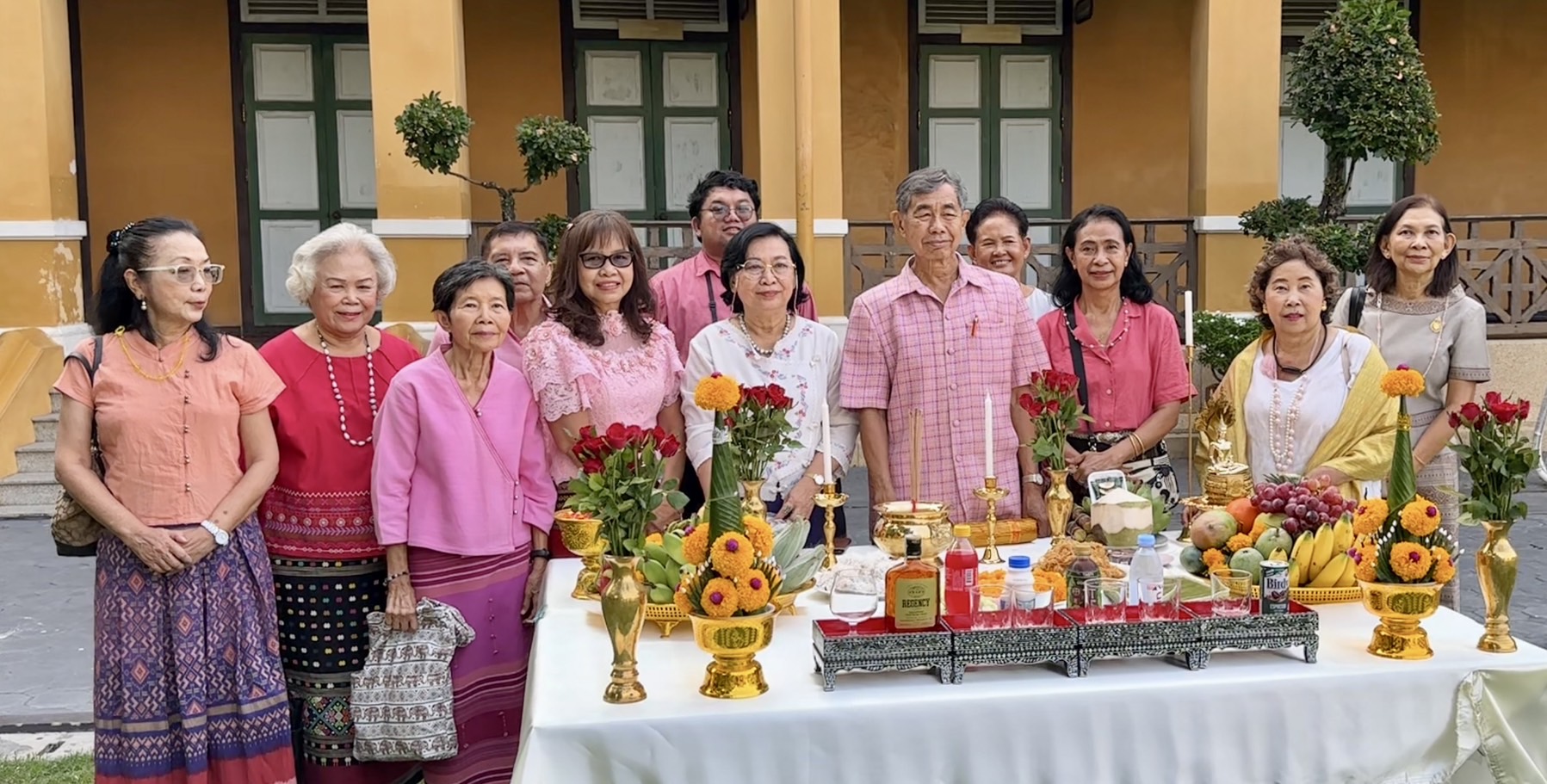 ชมรมครูเก่าสวนกุหลาบฯ เตรียมจัดงานแสดงและให้เช่าพระนาคปรก รุ่น 2 ระดมทุนช่วยเพื่อนครูและสร้างโบสถ์วัดป่านาคำให้สำเร็จ