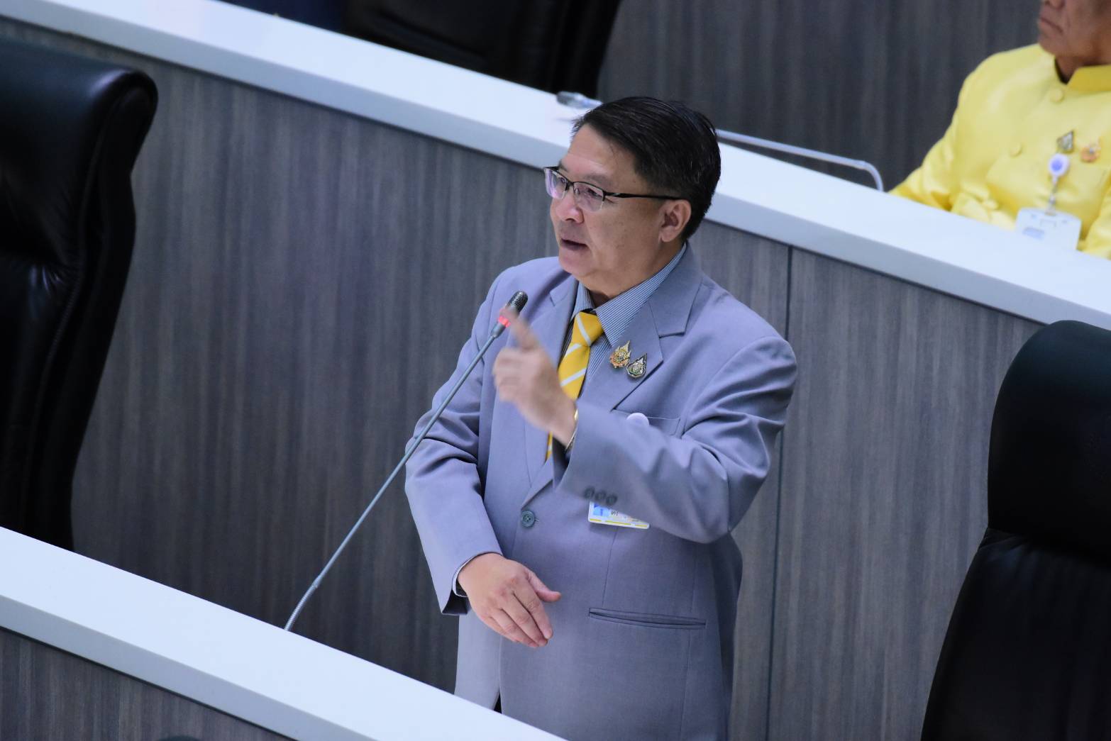 "ธวัช สุระบาล" นั่งปธ.กมธ.วิสามัญร่างข้อบังคับประชุมวุฒิ "หมอเปรม" ชงยุบ "กมธ.บริหารราชการแผ่นดิน" ชี้ภารกิจซ้ำซ้อนคณะอื่น