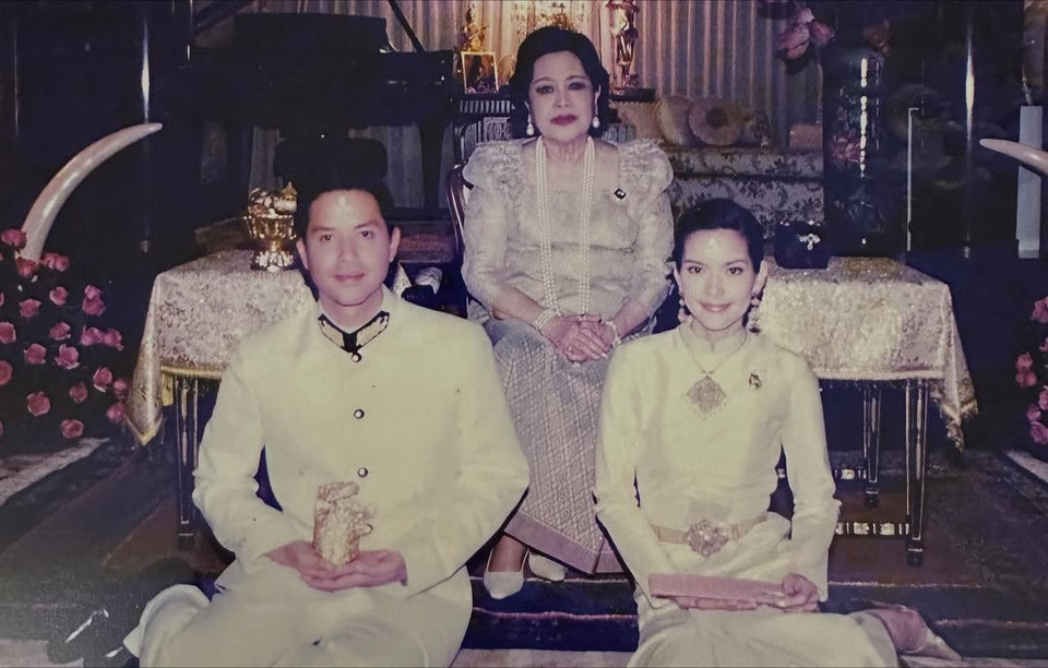 "อ้อม พิยดา" เปิดภาพแต่งงาน เคยได้รับพระราชทานน้ำสังข์จาก "สมเด็จพระพันปีหลวง"
