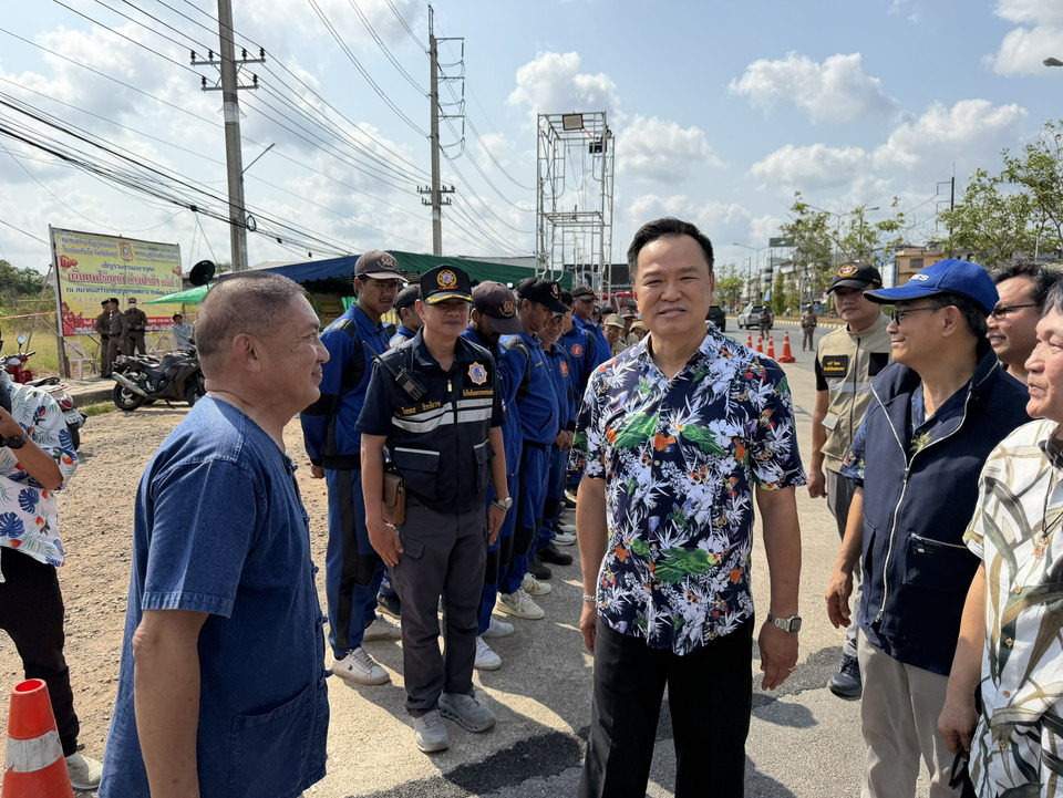 "อนุทิน" กัปตันสายเปย์! ขับเครื่องบินส่วนตัวลุยจันทบุรี สั่ง สส. รับเรื่องตรง-ชี้ราคาน้ำมันต้องลดตามจริง