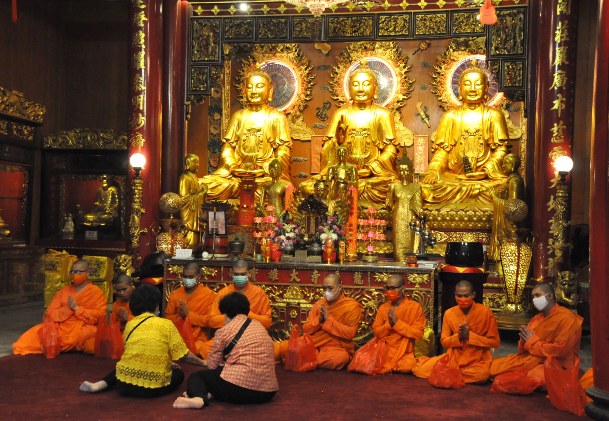 ชาวไทยเชื้อสายจีนไหว้เทพเจ้าสักการะสิ่งศักดิ์สิทธิ์ ปีชง (ประมวลภาพ)