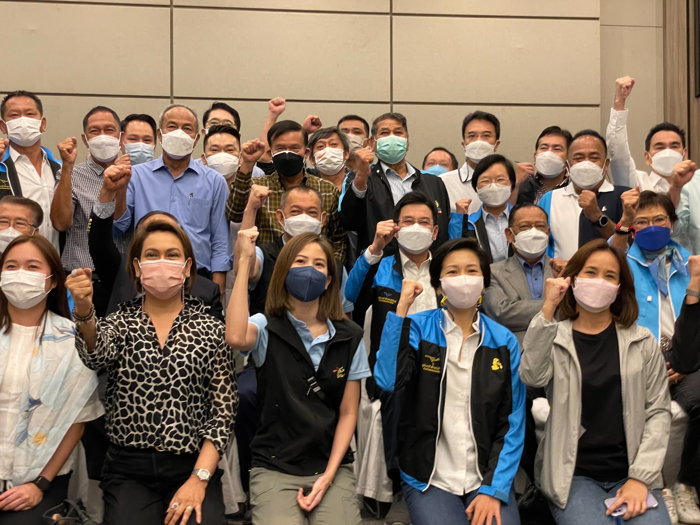  "จุรินทร์" ลั่นปชป.เตรียมพร้อมเลือกตั้ง แม้ยังไร้สัญญาณยุบสภาฯ ขอให้ยึดมั่นอุดมการณ์ ช่วยประคับประคองพรรค