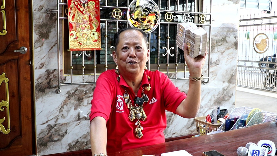 เสี่ยล้งทุเรียนชุมพรเดือด! ทุ่ม 1 ล้านจ้างตบชู้สาวลูกชาย ลั่นขอกู้ศักดิ์ศรีให้ลูกสะใภ้