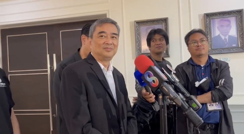 "อภิสิทธิ์" ชูแก้รัฐธรรมนูญยึดหลัก สสร. มีส่วนร่วม ย้ำความพร้อมลุยศึกผู้ว่าฯกทม.
