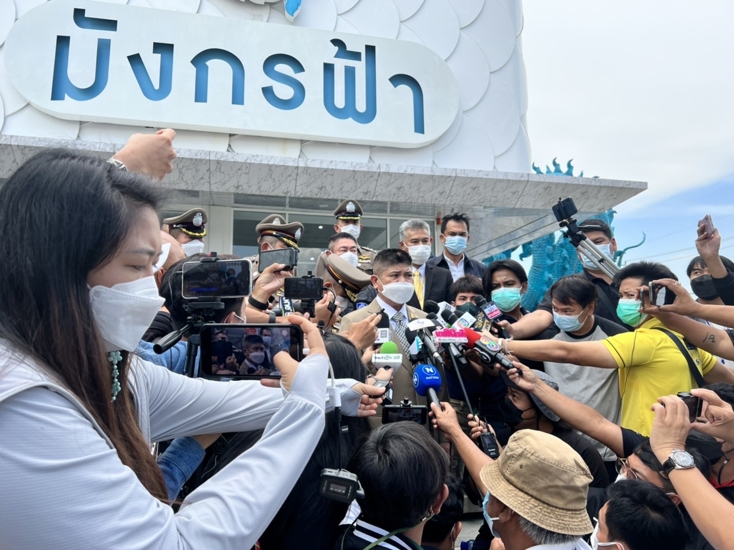 บุกตรวจ"มังกรฟ้า" 2 จุด "บิ๊กโจ๊ก-แรมโบ้"นำทีมลุยแก้ปัญหาหวยแพง  