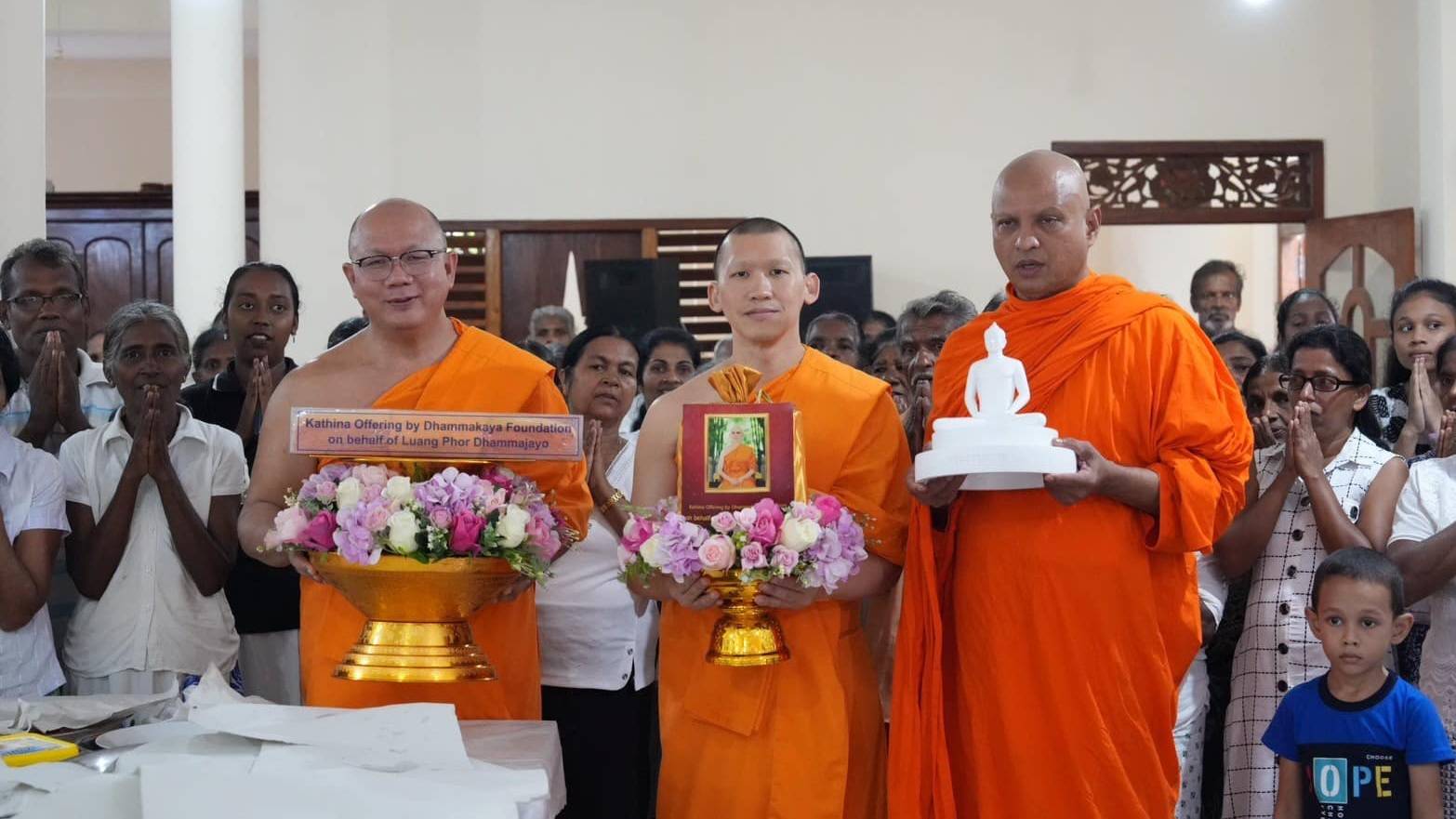 ปทุมธานี วัดพระธรรมกายร่วมกับเครือข่ายพุทธโลกถวายกฐินสมทบ 85 วัดในภูมิภาคเอเชีย
