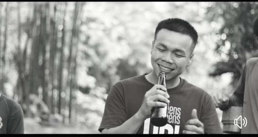 อาลัยน้องพริก นักศึกษาหนุ่มศิลปินอินดี้ แต่งเพลงลงยูทูปกำลังมาแรง