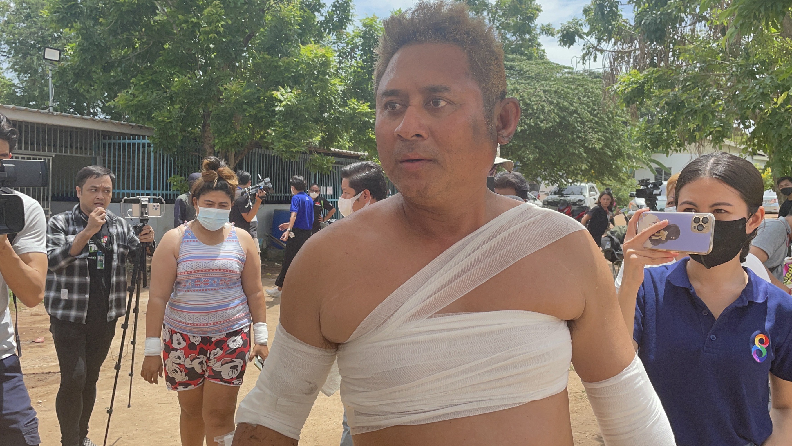 เหยื่อไฟไหม้ผับดังเมืองสัตหีบ เริ่มทะยอยลงชื่อเป็นผู้ประสบภัย