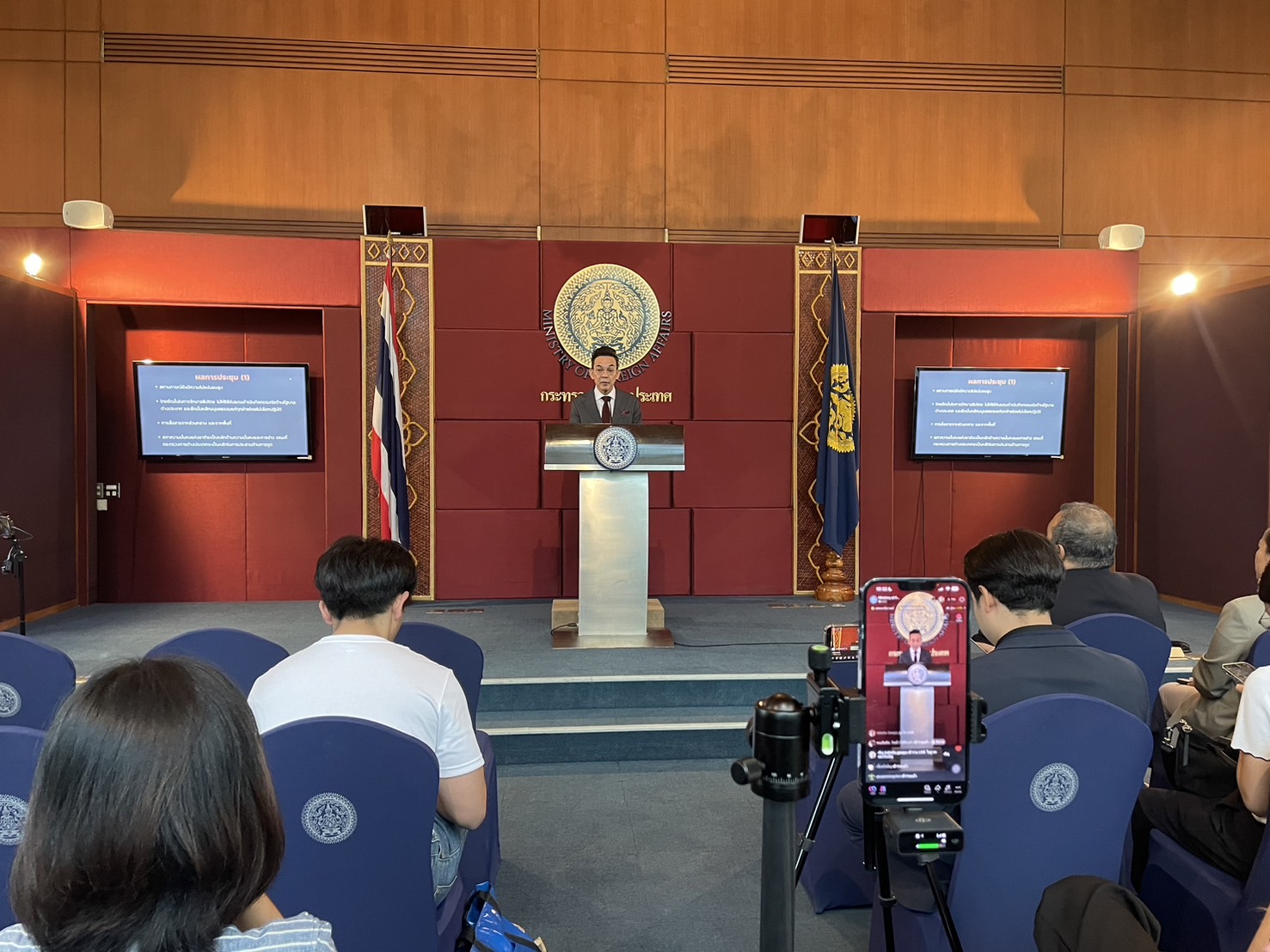 โฆษกกต. เผยชายแดนไทยเมียนมาดีขึ้น ไม่มีเสียงปะทะ  ยอดตกค้างผู้หนีภัยเหลือประมาณ 650 คน  