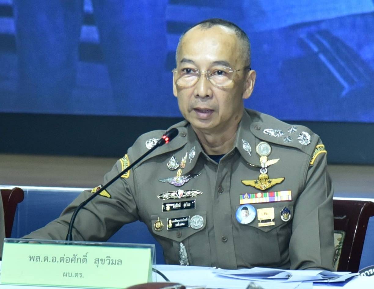 ผบ.ตร.ส่งตำรวจรุดช่วยผู้ประสบเหตุเพลิงไหม้ชุมชนตรอกโพธิ์ เยาวราช  