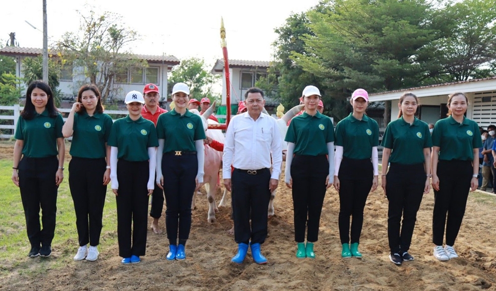 ปลัดเกษตรฯ นำทีมเริ่มฝึกซ้อมเตรียมพร้อมพิธีพืชมงคลฯ 2566